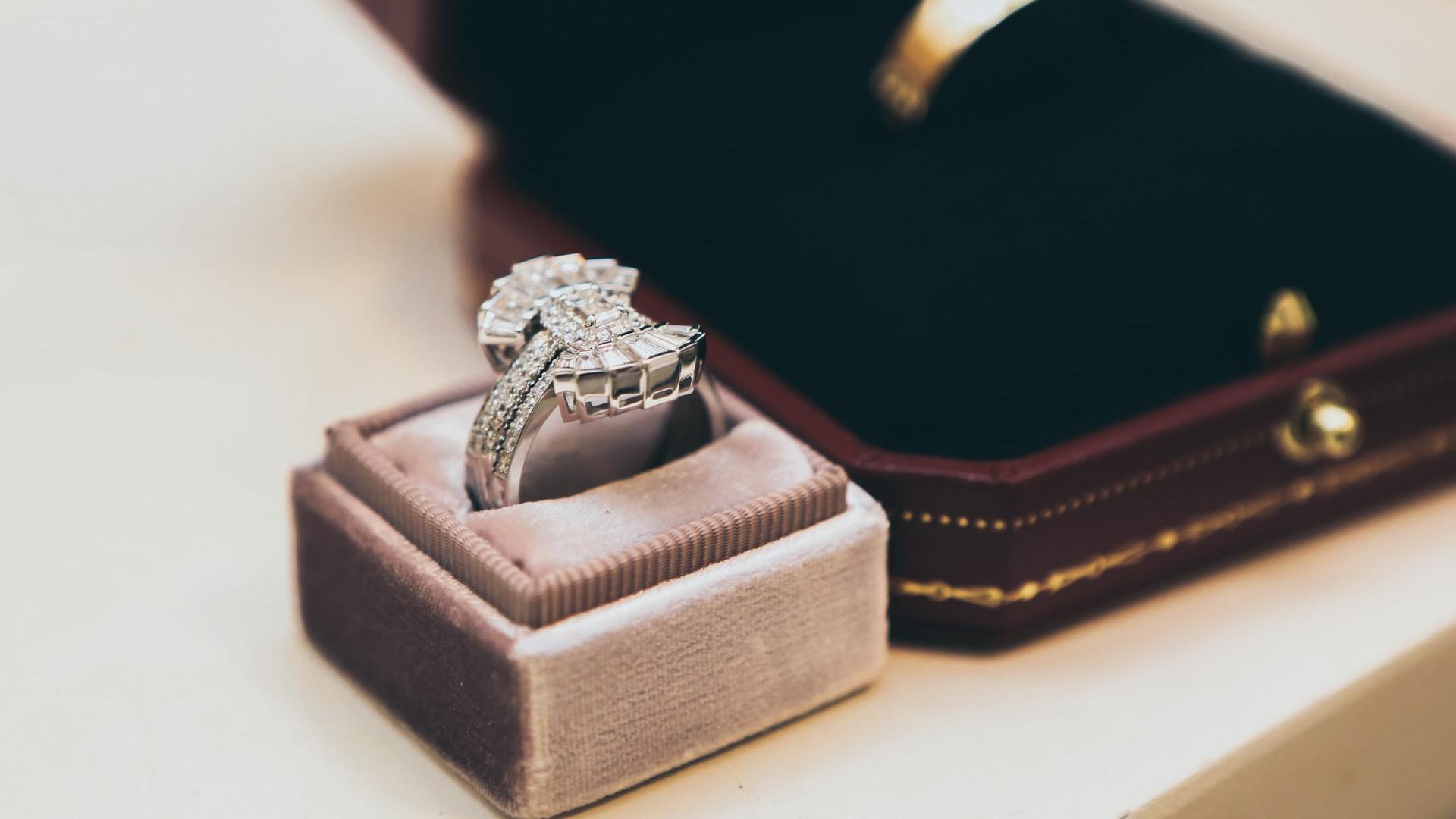 How to Colored Diamonds Formed ?